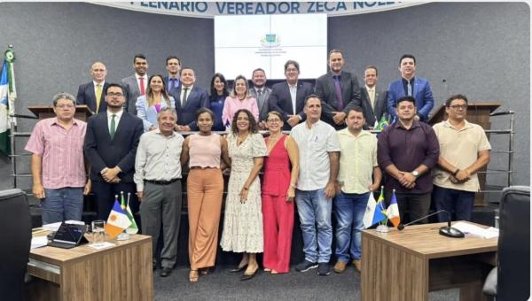 CÂMARA DE GUARAÍ INICIA TRABALHOS LEGISLATIVOS DE 2026 COM PRESENÇA DA PREFEITA E SECRETÁRIOS