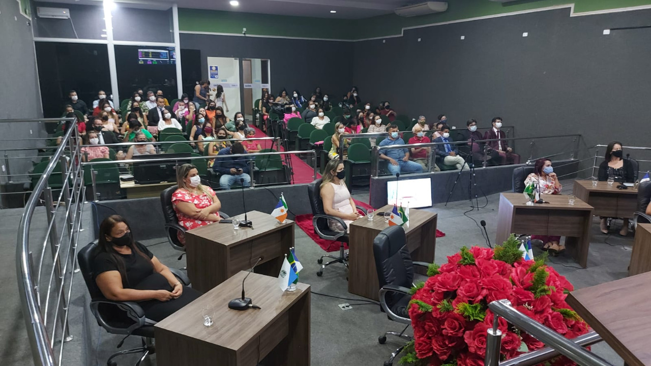 sessão em homenagem ao dia internacional da mulher