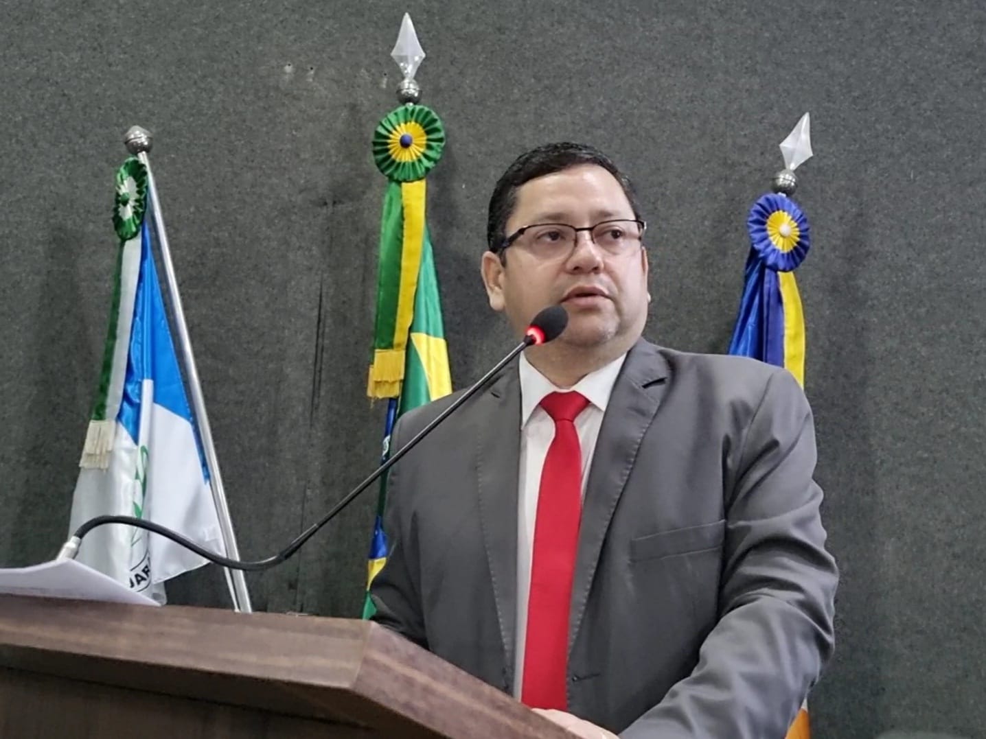 Gleidson Bueno é reeleito presidente da Câmara; veja resumo dos projetos aprovados de 05 a 09/12