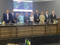 Servidores da secretária de Saúde, estiveram presentes na 2ª Sessão Ordinária do 8º Período, que também contou com a participação do secretário de Obras e votação de projeto em apoio à APAE